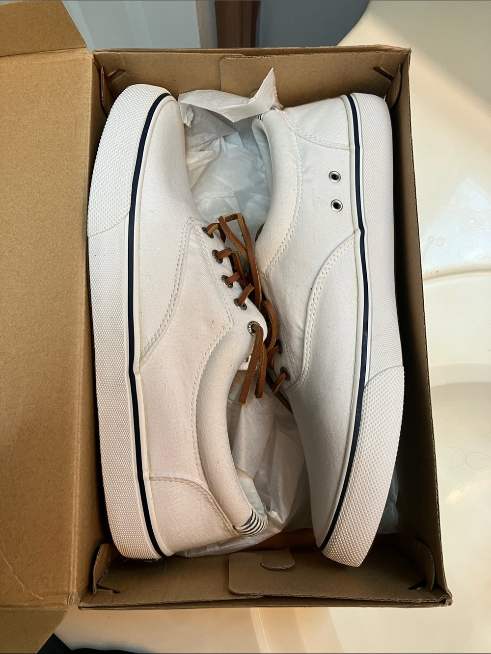 Men's Sperry White Canvas Sneakers Size 11.5 Medium Brand New (Retail $85) - Picture 2 of 7